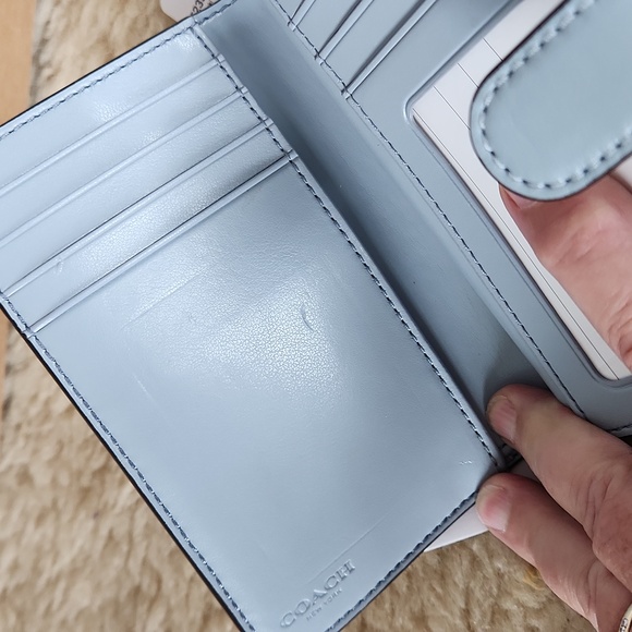 NWT IOB Coach Med Signature & Pale Blue Corner Zip Wallet 🩵 - Picture 10 of 16